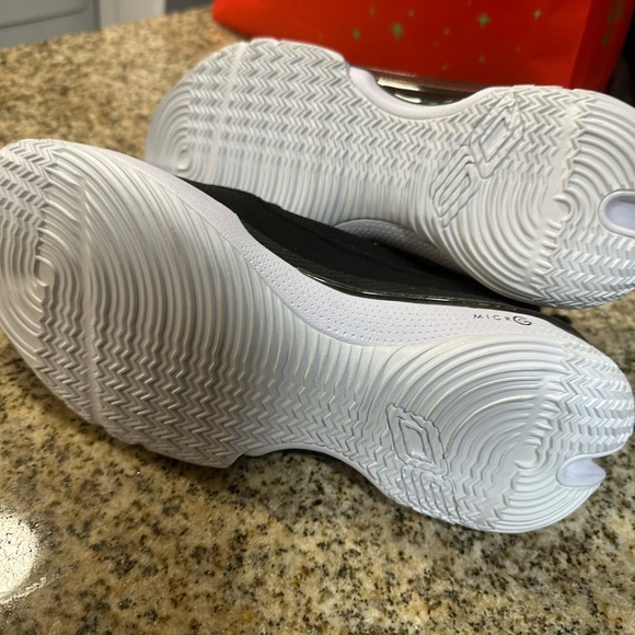 Under Armour Curry 7 Pi Day Men size 10 NWOB Limited Edition - Picture 6 of 12